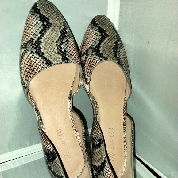New women's slip on shoes by Madewell snake print size 9 pointy - Picture 3 of 10